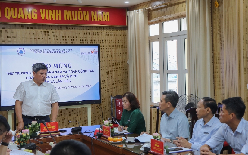 Thứ trưởng Bộ Nông nghiệp và PTNT Trần Thanh Nam cùng đoàn công tác về thăm và làm việc tại PCEM
